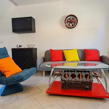 Maison Unique Pour Passionnes De Mecanique - Fr-1-584-404 Ferienhaus